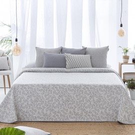 Oliva reversible bedspread by Confecciones Paula