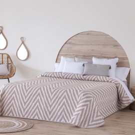 ADRA reversible bedspread by Confecciones Paula